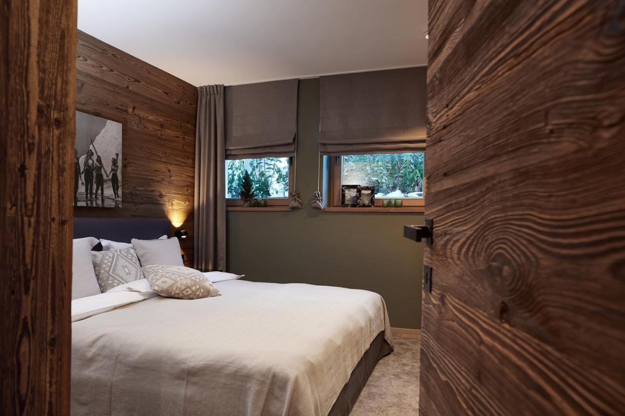 Hahnenkamm Suite Ski-In Ski-Out Direkt An Der Hahnenkammbahn Kitzbuhel Exterior photo
