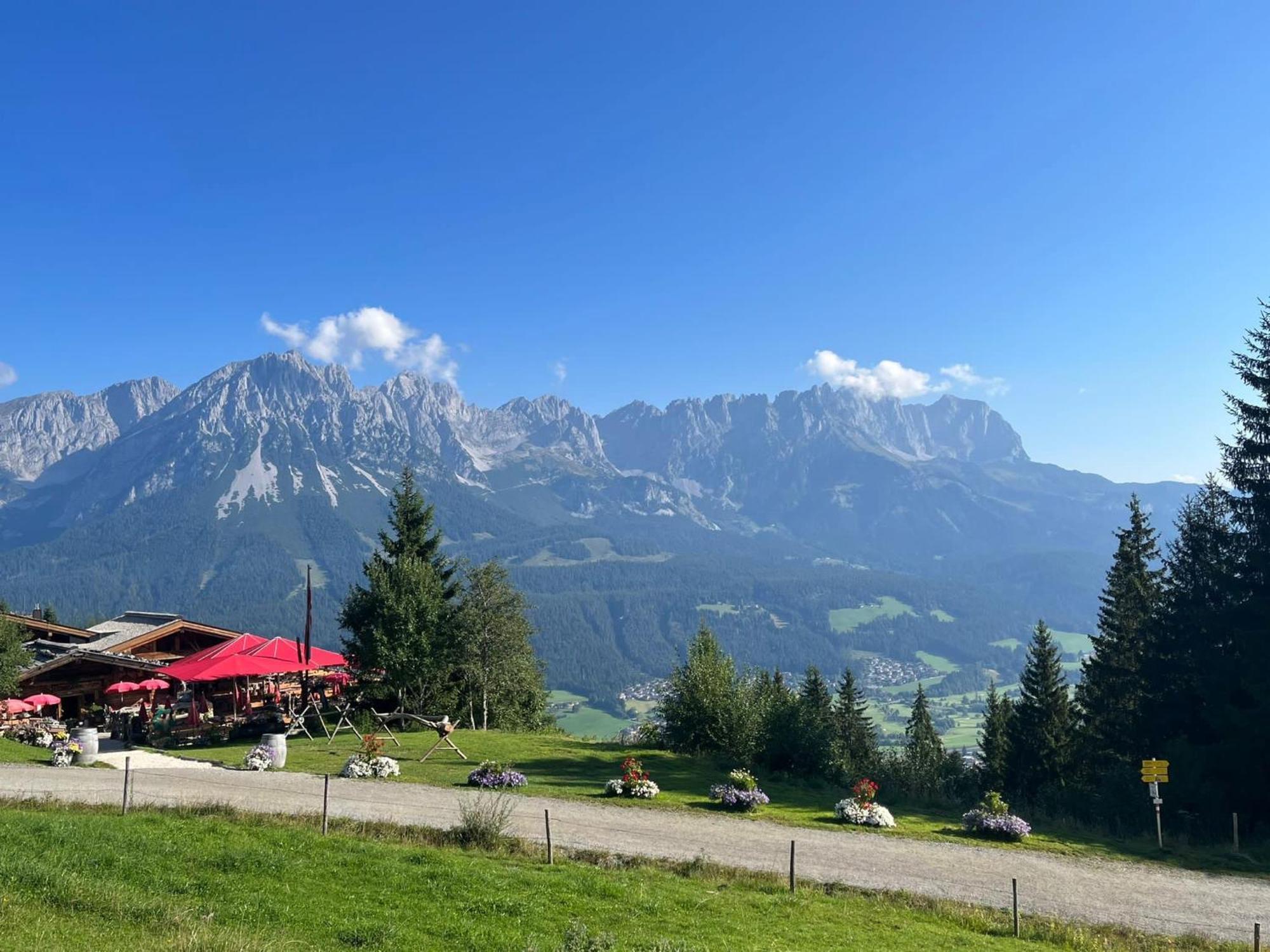 Hahnenkamm Suite Ski-In Ski-Out Direkt An Der Hahnenkammbahn Kitzbuhel Exterior photo